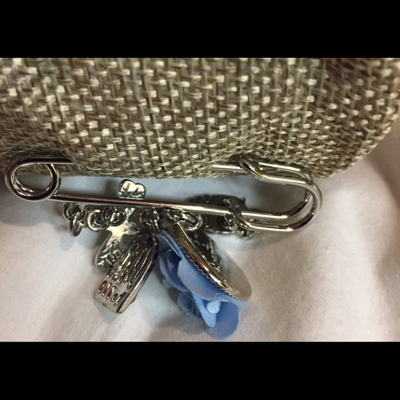 Safety Pin Charm Brooch - Picture 5 of 5